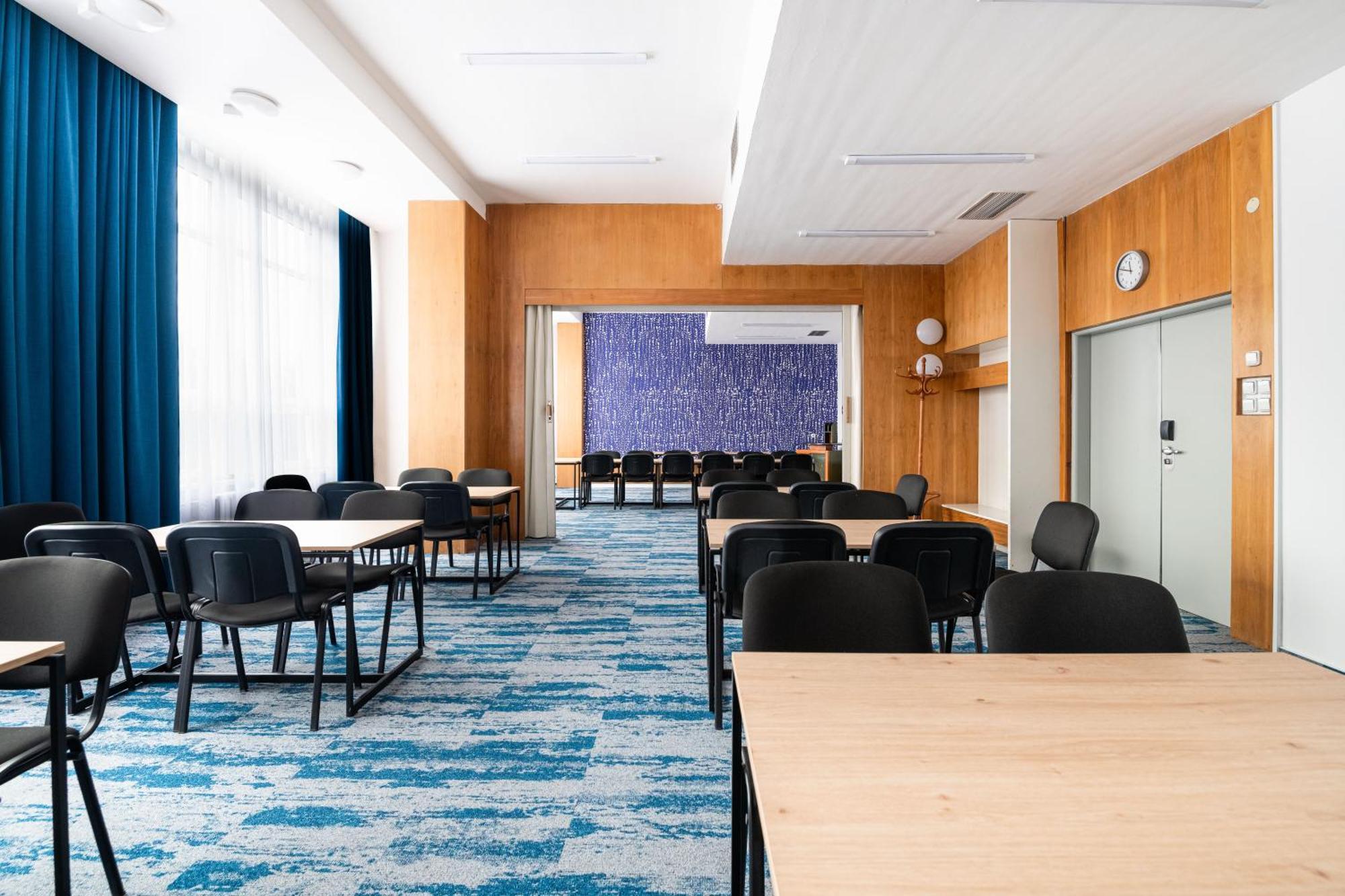 Ibis Styles Relax Roznov Pod Radhostem Hotel ภายนอก รูปภาพ